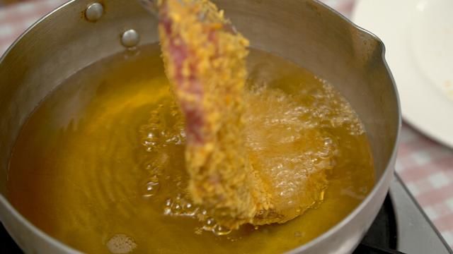  香脆|「在家吃饭」香香脆脆的炸牛排，那是感动到哭的味道