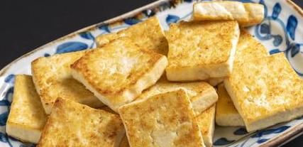 家常菜|说起家常菜,红烧豆腐排第一,健康又蛋白质丰富的素肉吃起来吧!