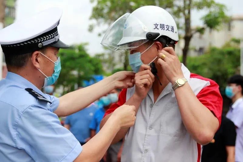  临时|珠海男子路边临时停车6秒，被后车飞撞摊上一条人命！赔了45万……