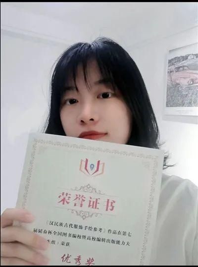  韬奋杯|毕业搞“穿越”？这个海大毕业生获国家级政府奖