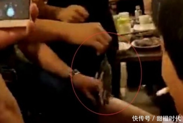 发现|男子请客去饭店吃饭,发现腿上有东西在爬,撸起裤子不淡定了