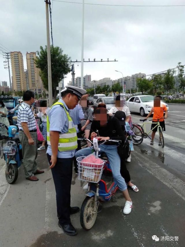 济阳|济阳交警持续整治非机动车交通违法行为！