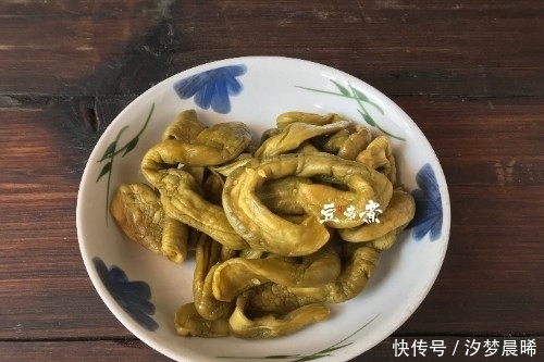 一缸|家家一缸的情景不在，90后以后的年轻人再也不吃不到，你吃过吗