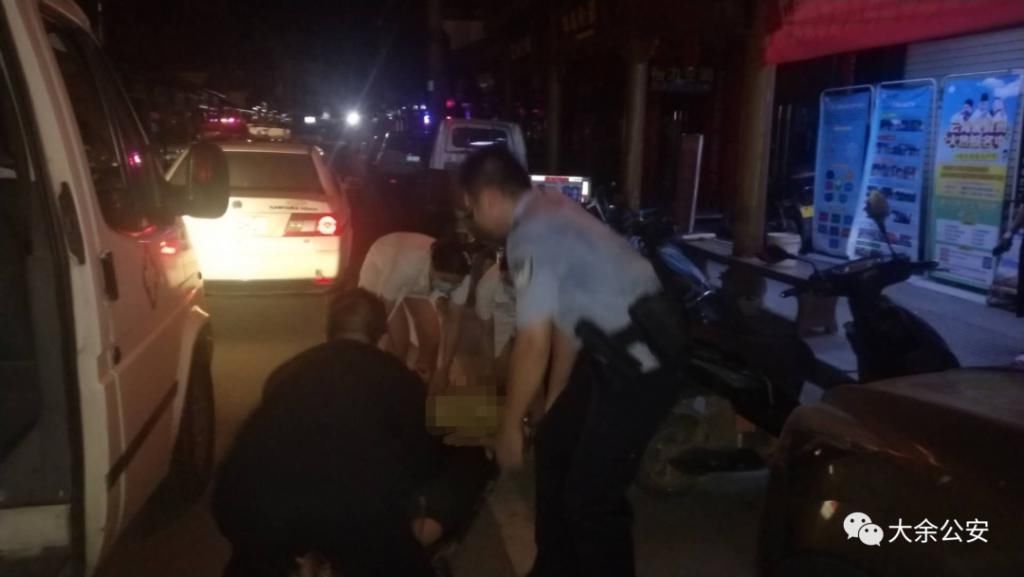  狂奔|深夜，民警背起她狂奔