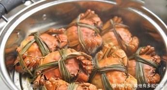 螃蟹|1945年,贫民靠吃“大闸蟹”艰难度日,一人一顿平均吃掉10个!