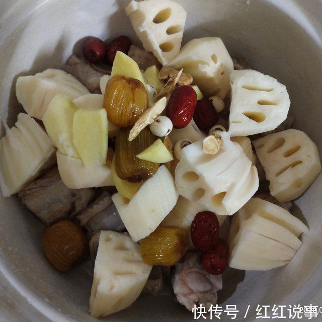 营养|排骨莲藕汤，营养滋补，美味可口