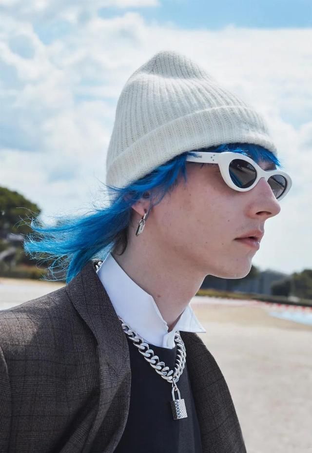 小哥|Lisa心头好牵手18岁男神小哥，人间芭比遗憾落选，粉丝哭了