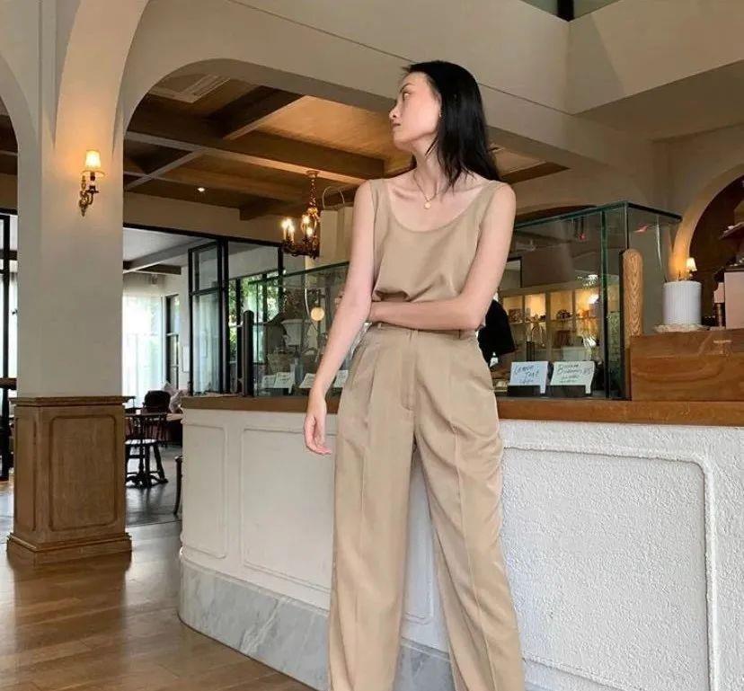  纸袋|衬衫+纸袋裤=今夏巨in混搭，美到不像话！