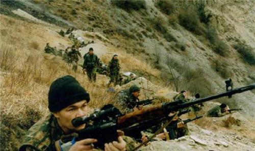 车臣|史上最公平的一场战争,仗打到一半子弹没了,长官:去敌军那买!