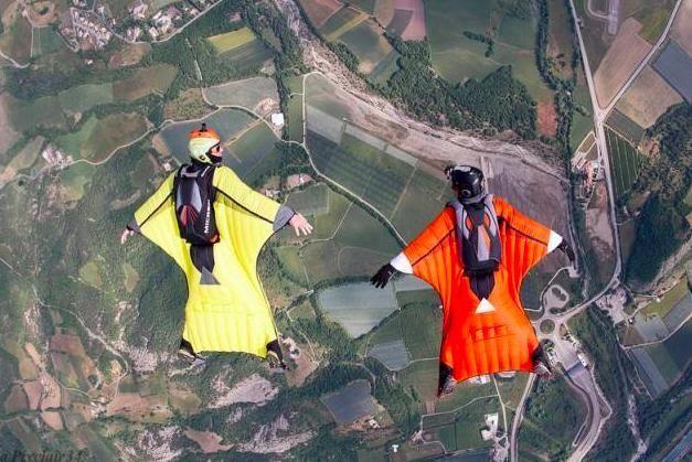  飞行|从腾云驾雾、轻功到“翼装飞行”，有机会像老鹰一样在天空中滑翔