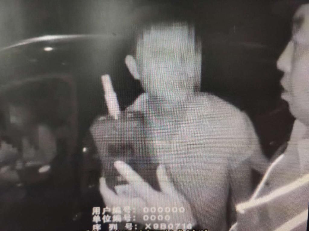 坑人|车主喝一瓶 代驾喝四瓶 坑人呐!