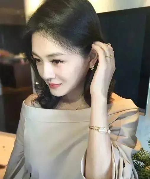  节目中|44岁大S被群嘲：成为大小S的代价，你根本想象不到