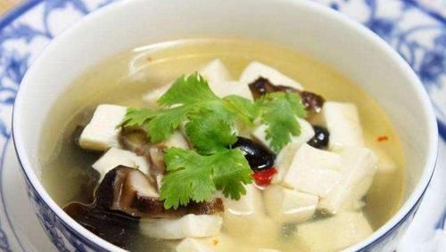  肚丝|优选食谱：葱姜炒螃蟹、珍珠蒜薹、豆腐香菇汤、凉拌素肚丝的做法