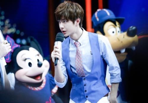  综艺|各个综艺团宠，天天向上是王一博、跑男是蔡徐坤，看到最后：谁不想宠？