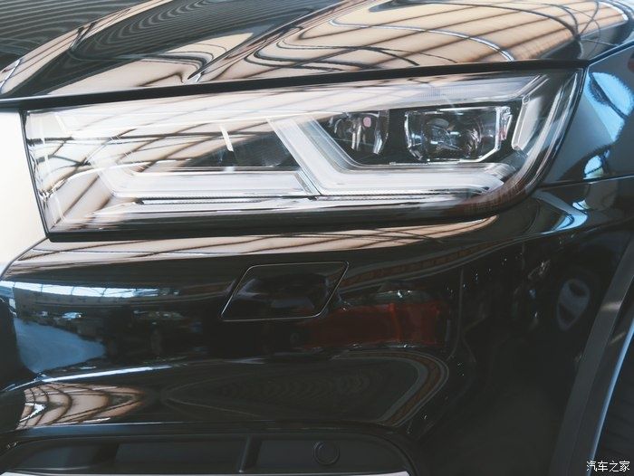  奥迪|奥迪Q5L看车，毕竟是SUV空间也更宽敞，更适合以后自驾