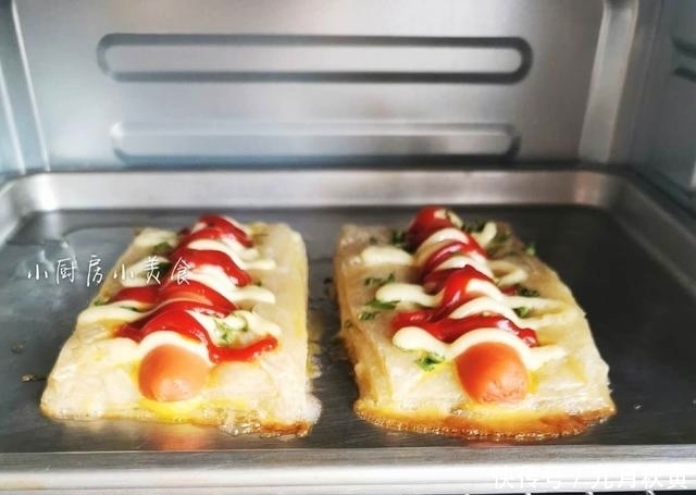 上桌|手抓饼新吃法,两块饼放烤箱烤一烤就能端上桌,家人都爱吃