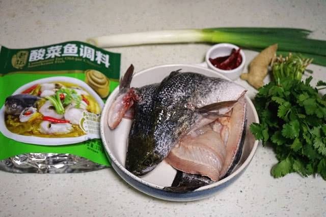  酸菜鱼|经典酸菜鱼，厨房小白想一次做成功，掌握这几个窍门，半分钟就会