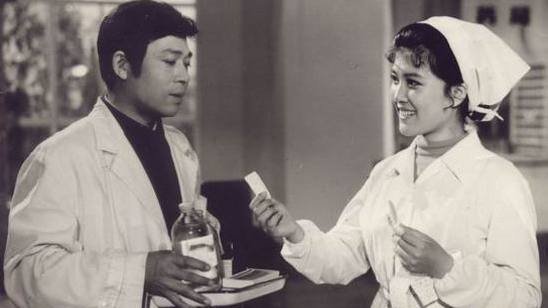  打胎|她是国家一级演员，曾为拍戏忍痛打胎导致不孕，如今67岁却很幸福