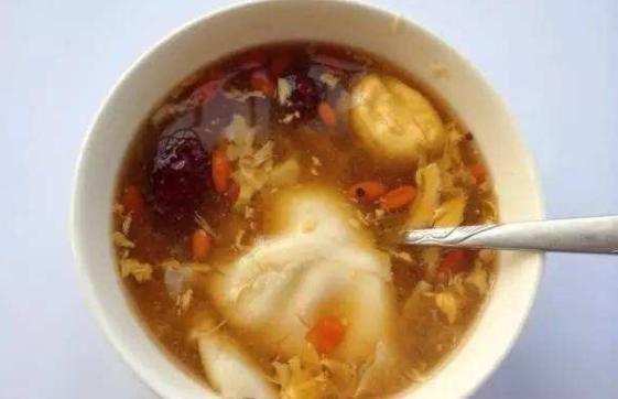  完整|煮荷包蛋时，总是有白沫，金牌月嫂教我一招，嫩滑完整还没腥味！