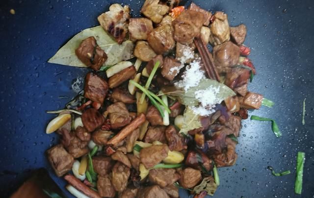 西红柿|西红柿土豆烧牛肉