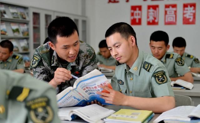 专业|除了考军校，大学生还可以先去当两年兵，退伍之后有五大好处
