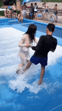 不适|搞笑GIF:你还是别做鬼脸了,看得我浑身不适