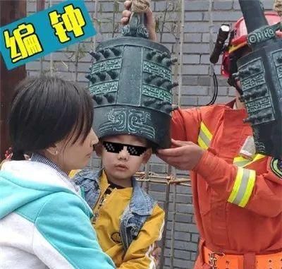  孩子|卡，卡，卡！金山一男孩就医期间，小腿不慎卡椅缝…