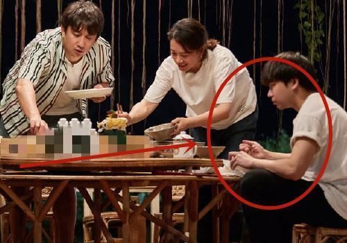  做饭|黄磊做饭在节目中“翻车”，彭昱畅吃两口就停下碗筷，不想再装了