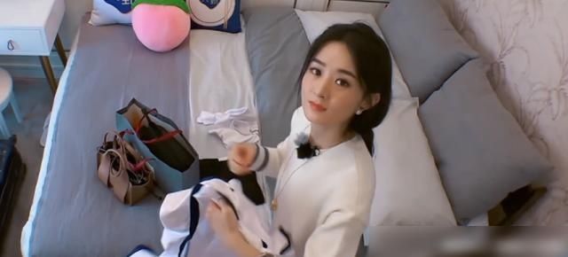  赵丽颖|明星保护意识有多强？看到赵丽颖换衣服之前的度量