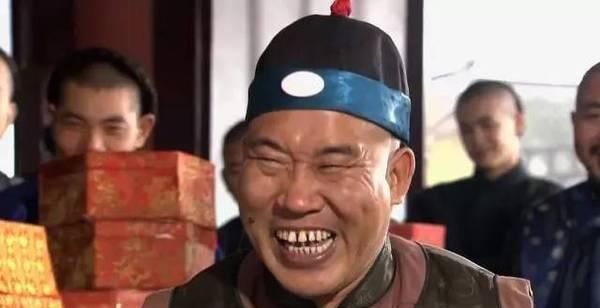 谢女士|借宿朋友家不知感恩，研究生虐狗引网友怒批：不配读大学