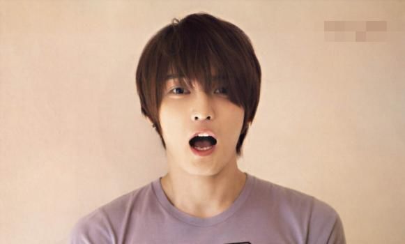 亲生|4岁被父母抛弃,被8个姐姐的家庭收养,成名后亲生父亲却找上门!