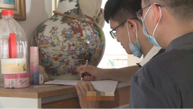 不肯|南宁一房东欠钱不还、房子被拍卖了又不肯搬，结果...