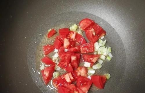 蛋花|西红柿蛋花菠菜面:面条碧绿筋道,好吃营养