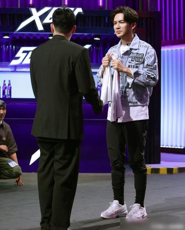  辛苦|《这街》王一博赢过王嘉尔，却输给张艺兴，网友：钟汉良辛苦了