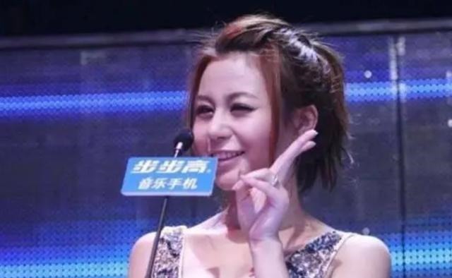  相亲节目|那个“宁愿坐在宝马里哭”的女孩马诺，如今已32岁，她笑了吗