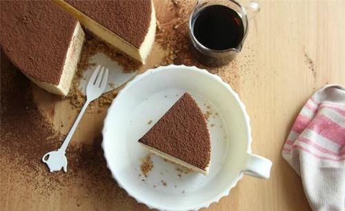  好吃|比戚风好吃百倍的蛋糕，冰凉丝滑又香甜，做法简单，小白也能一次成功