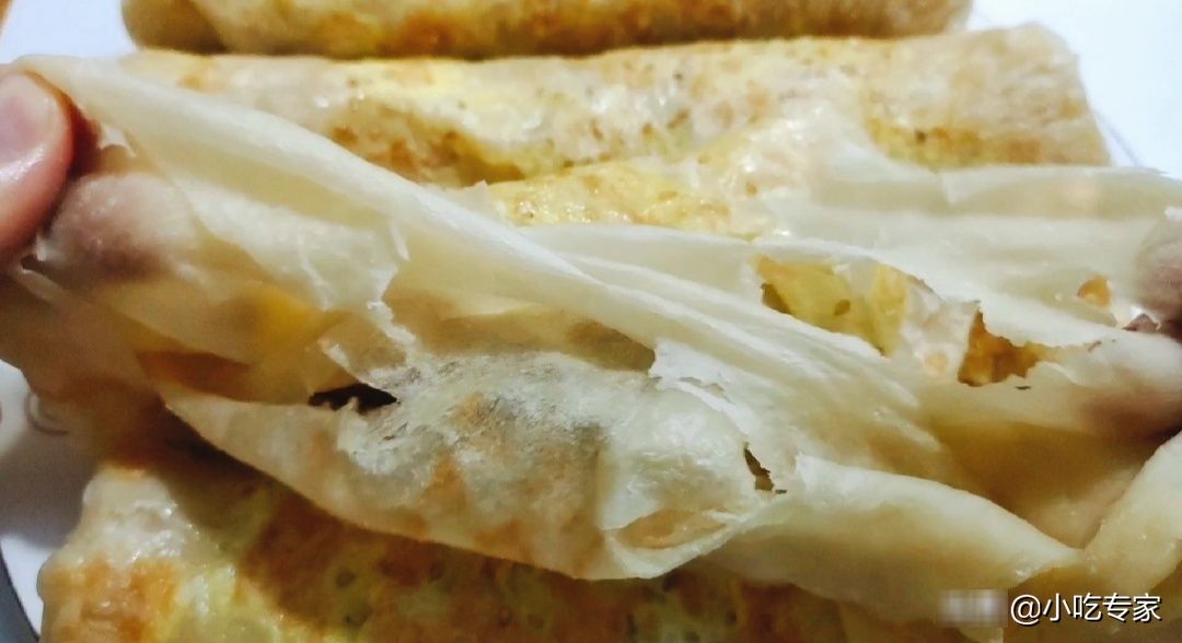烫面|不用烫面做软面鸡蛋饼,筋道柔软,凉了也不硬,比饼店做的还好吃