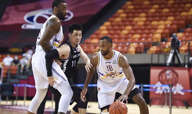 赵继伟|六连胜！辽篮123-106北控，弗格29+11，韩德君32+11