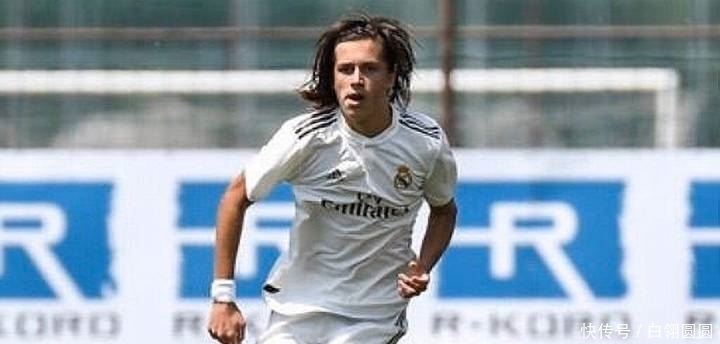 签下|曼联已经完成皇马后卫的转会,双方签下了一份为期4年的合同