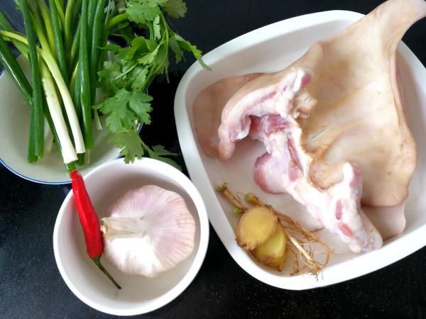 国外|继猪蹄后，中国又一下酒菜席卷国外，网友：看着很脏，吃着贼香！