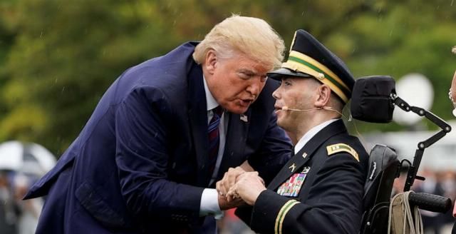 中指|特朗普:美军高层都是战争贩子!美媒:总统一直向美军竖起中指!