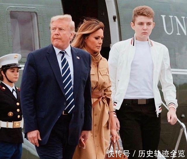 尴尬|特朗普尴尬了,伸手牵妻子却直接被甩飞,第一夫人瘪嘴写满不屑!