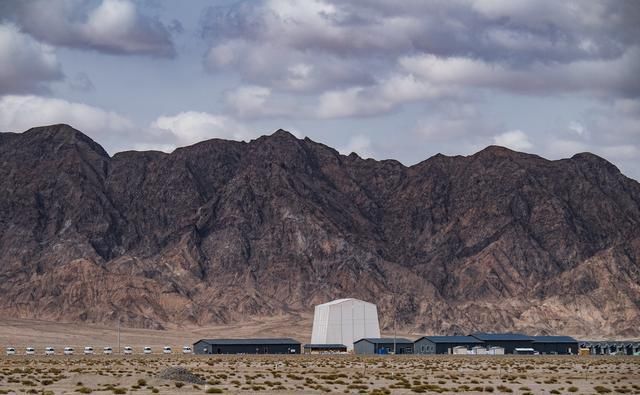  湖水|大柴旦：五彩谷天地雄奇之峻，翡翠湖水云婉约之华，柴达木探秘4