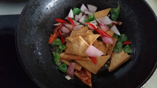食材|夏天,豆腐这样做又香又开胃,几天不吃就倍馋,做法简单,女人要吃