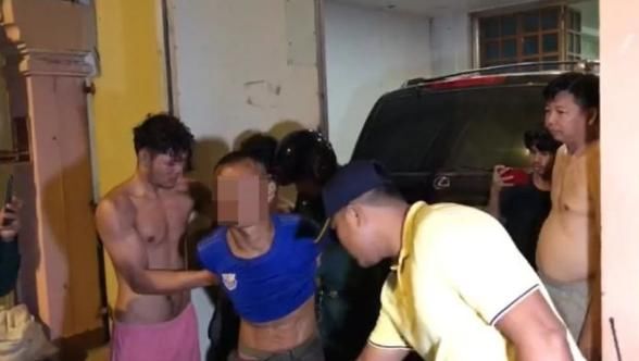 餐厅|金边:中籍男子疑似毒瘾发作,被当做盗贼,遭殴打