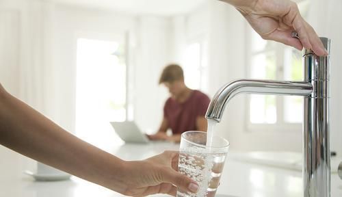  杯水|早晨第一杯水别乱喝，喝错伤害身体别怪我没提醒你，很多人都错了