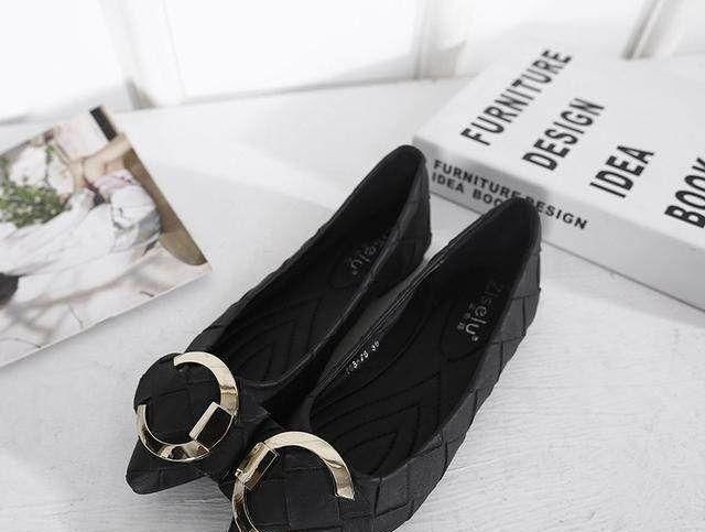  洋气|春天鞋子别乱买，要买就买这几款单鞋，7080穿洋气有女人味