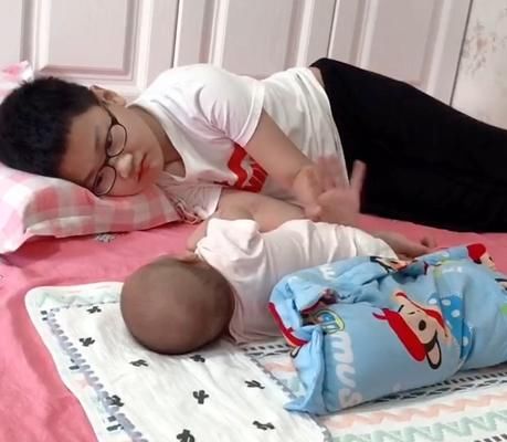 走红|全网“最暖哥哥”照顾二胎走红，网友：这样的儿子，给我来一打