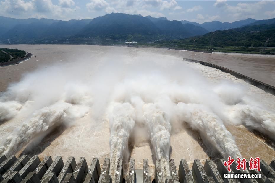 据长江水文网实时水|三峡大坝开启泄洪深孔泄洪