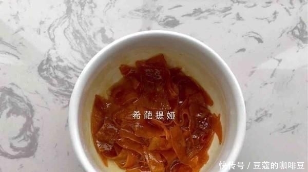 总想|嗓子痒总想咳嗽的人，拿它当零食吃，化痰液润喉咙，不懂可惜了